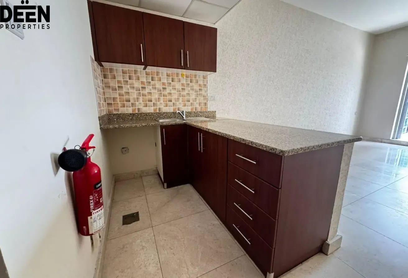 Unfurnished I Vacant I Spacious Layout