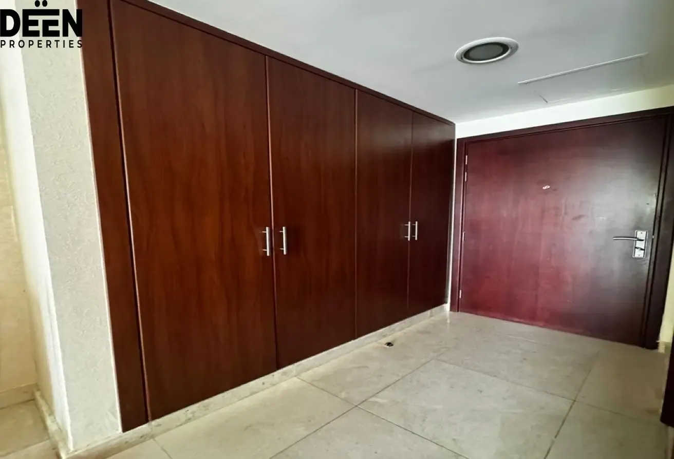 Unfurnished I Vacant I Spacious Layout
