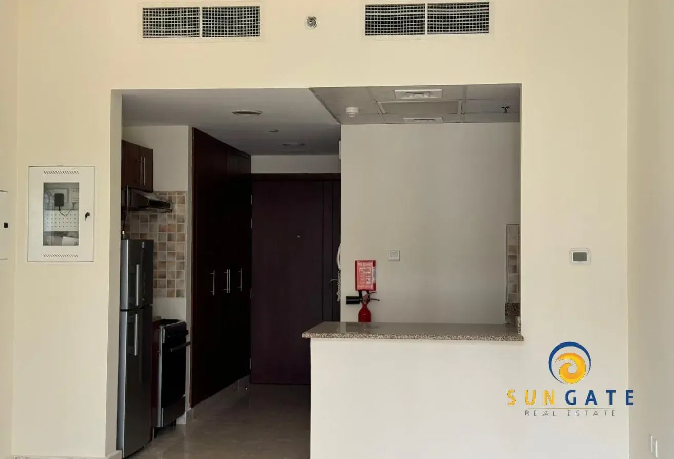 equipped kitchen , on the park , vacant now