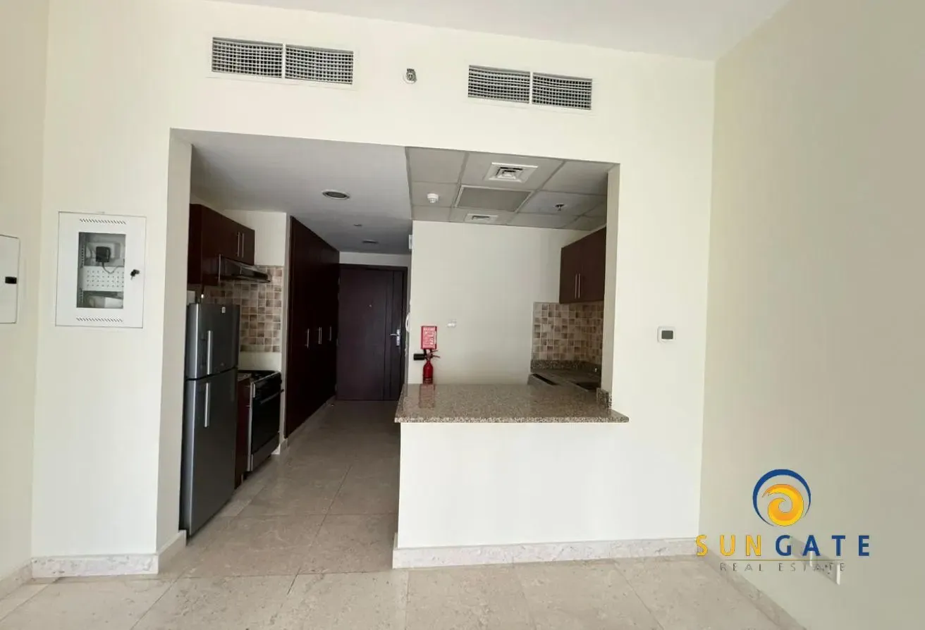 equipped kitchen , on the park , vacant now