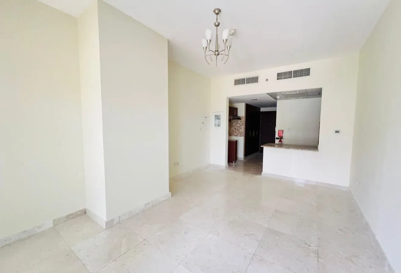Studio Apartment with Water View in Business Bay