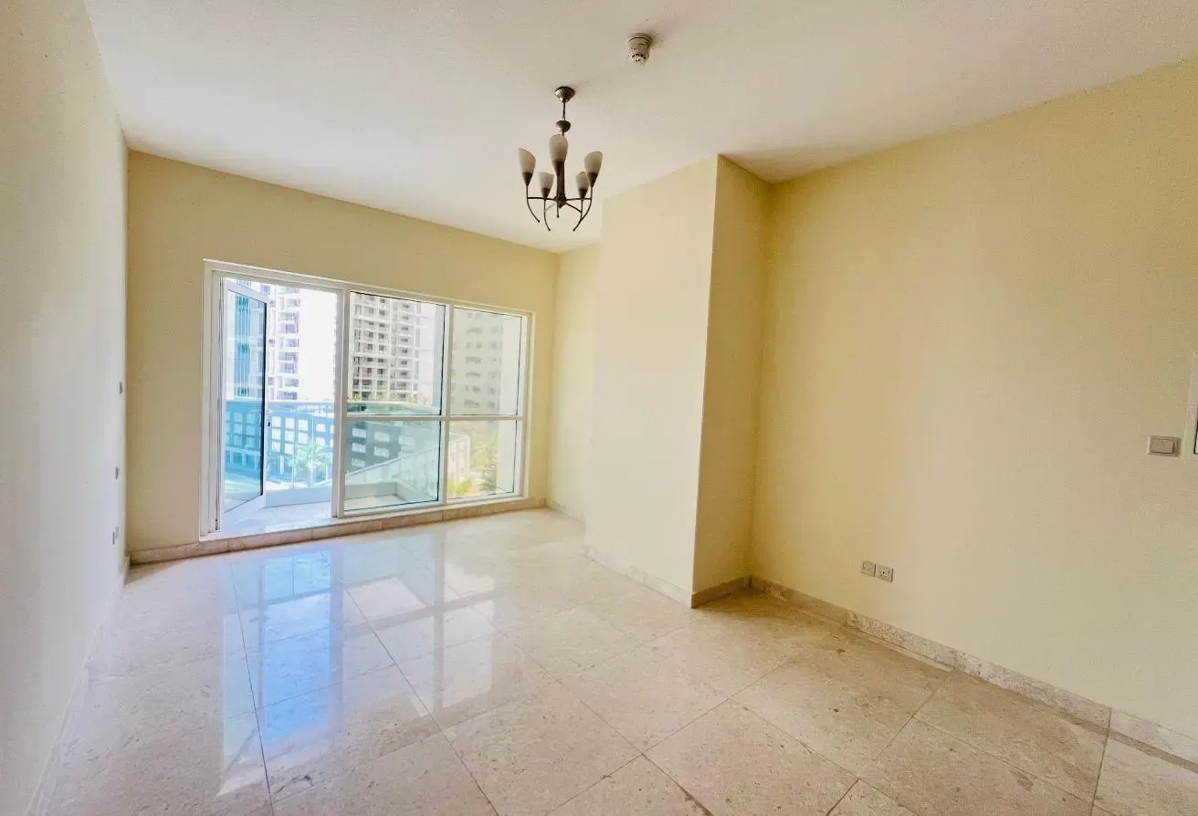 Studio Apartment with Water View in Business Bay