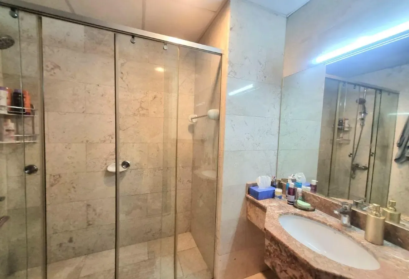 Spacious 1BR | Prime hub |  High floor