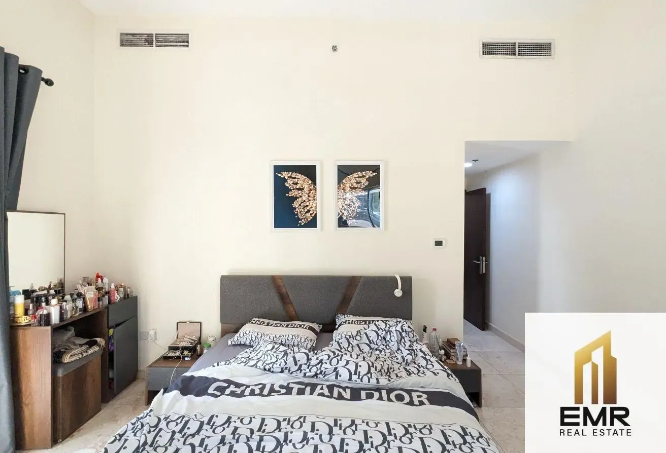 Unfurnished | Spacious Layout | 4 to 6 Cheques