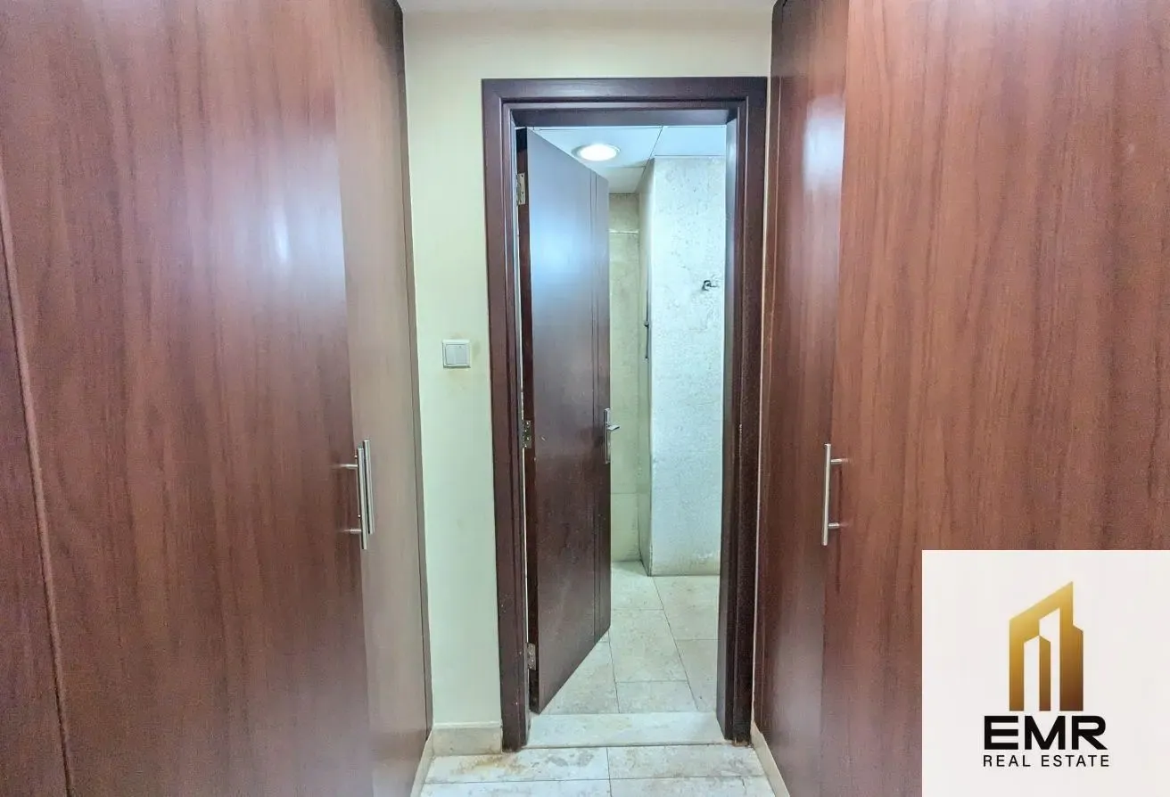 Unfurnished | Spacious Layout | 4 to 6 Cheques
