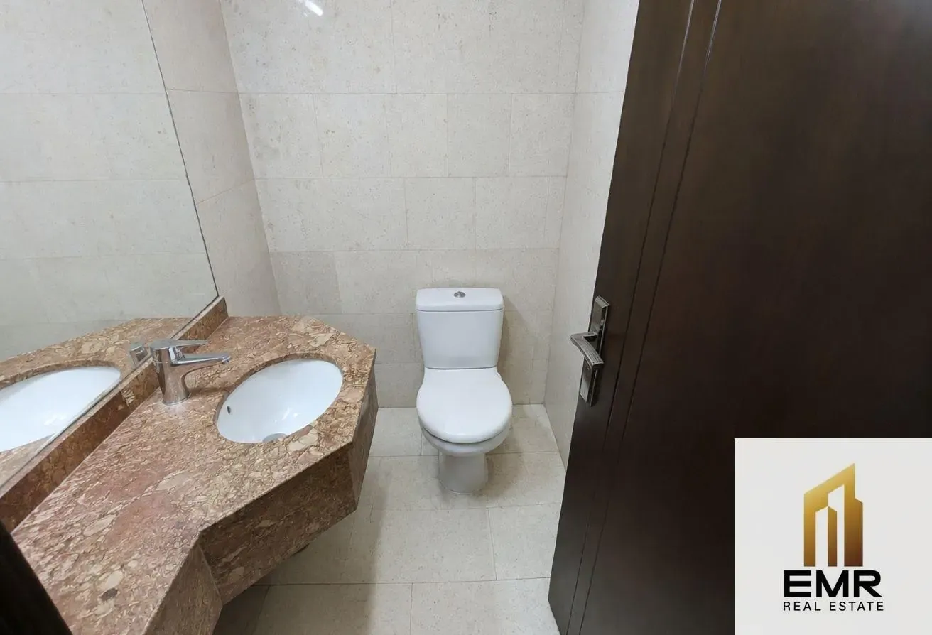 Unfurnished | Spacious Layout | 4 to 6 Cheques