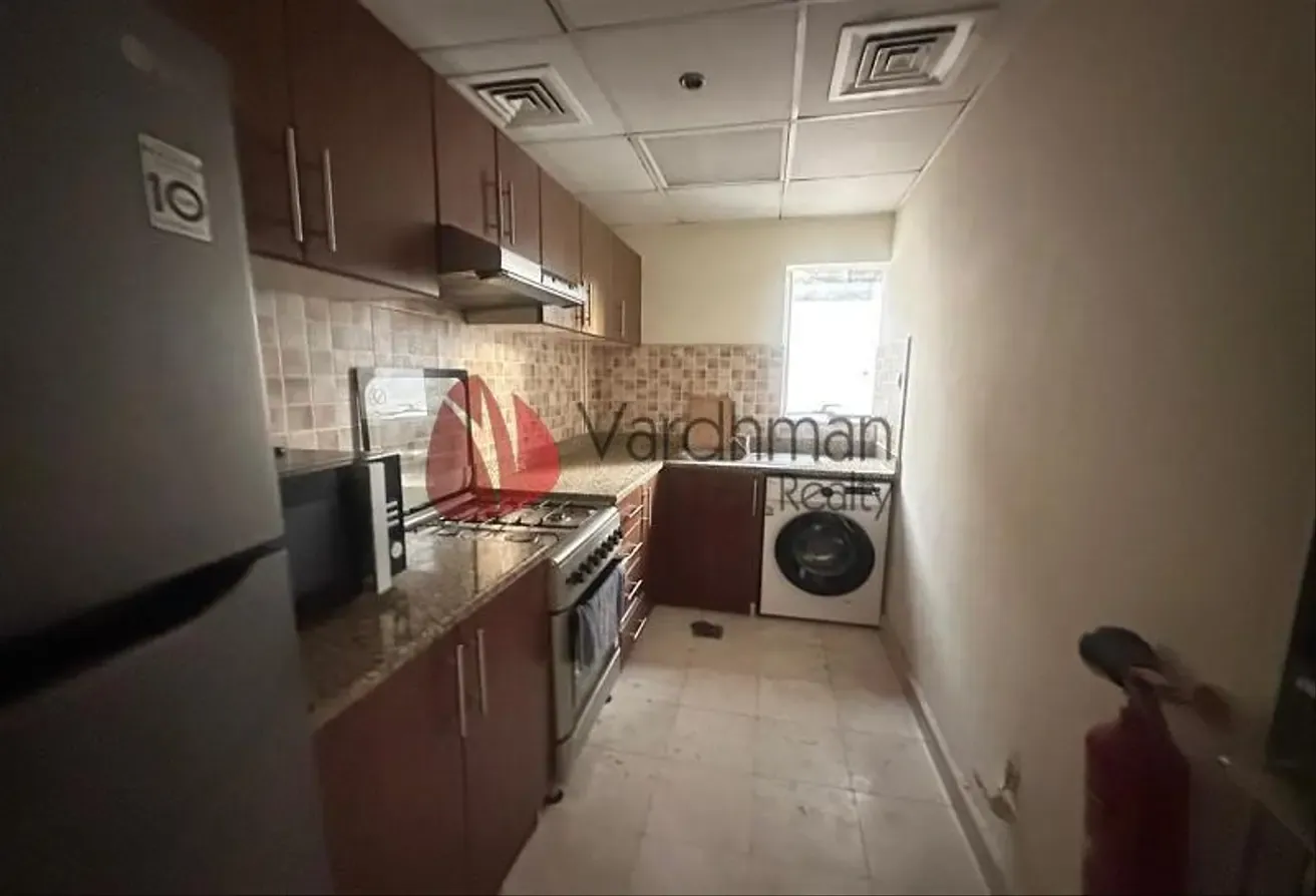 ELEGANT | SEMI FURNISHED | 12 CHEQUES