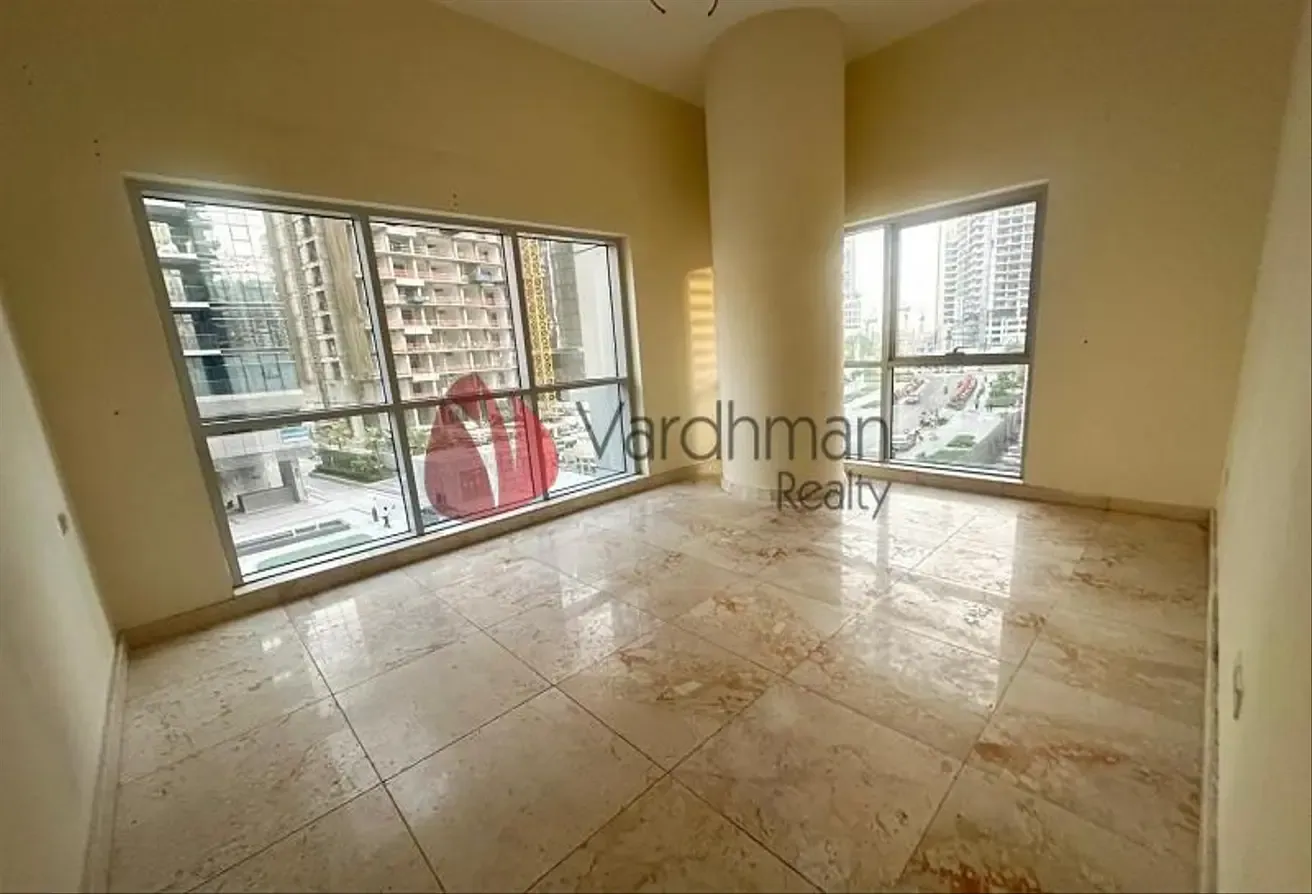 ELEGANT | SEMI FURNISHED | 12 CHEQUES