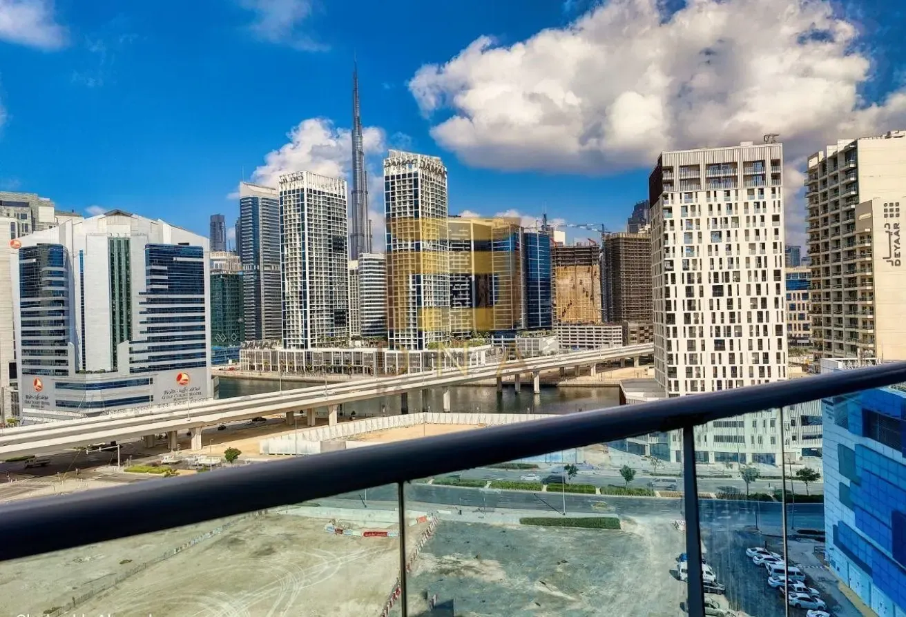 Fully Furnished With Balcony Bright Unit
