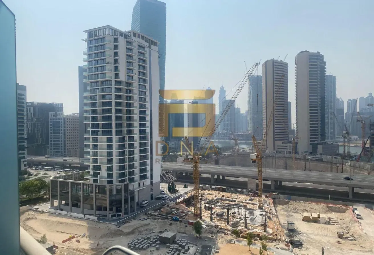 Fully Furnished With Balcony Bright Unit