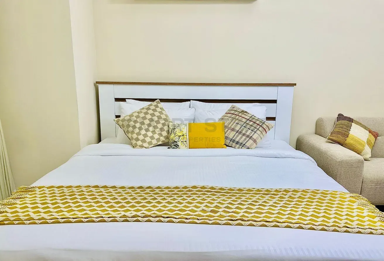 Furnished / Multiple Cheques / Nice Layout