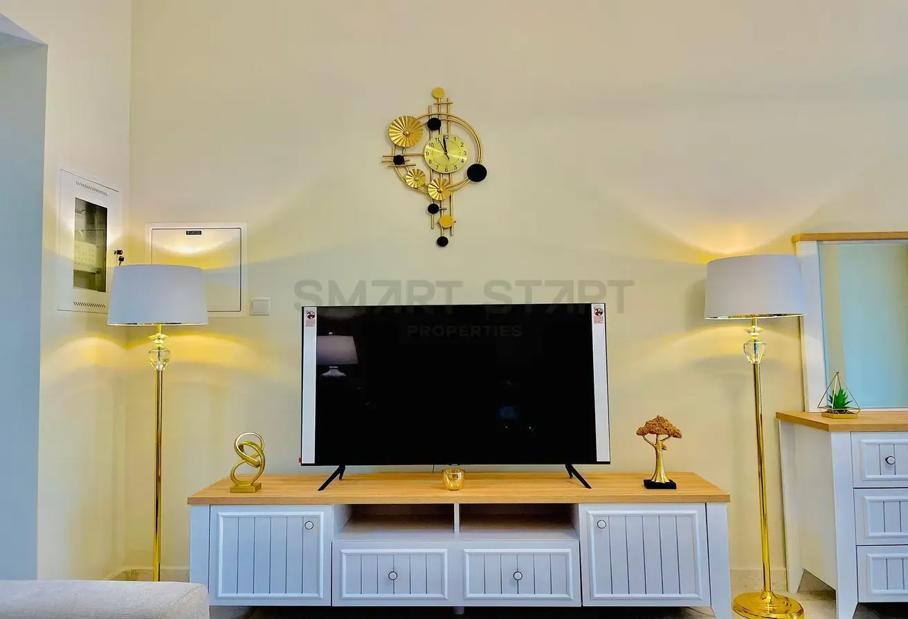 Furnished / Multiple Cheques / Nice Layout