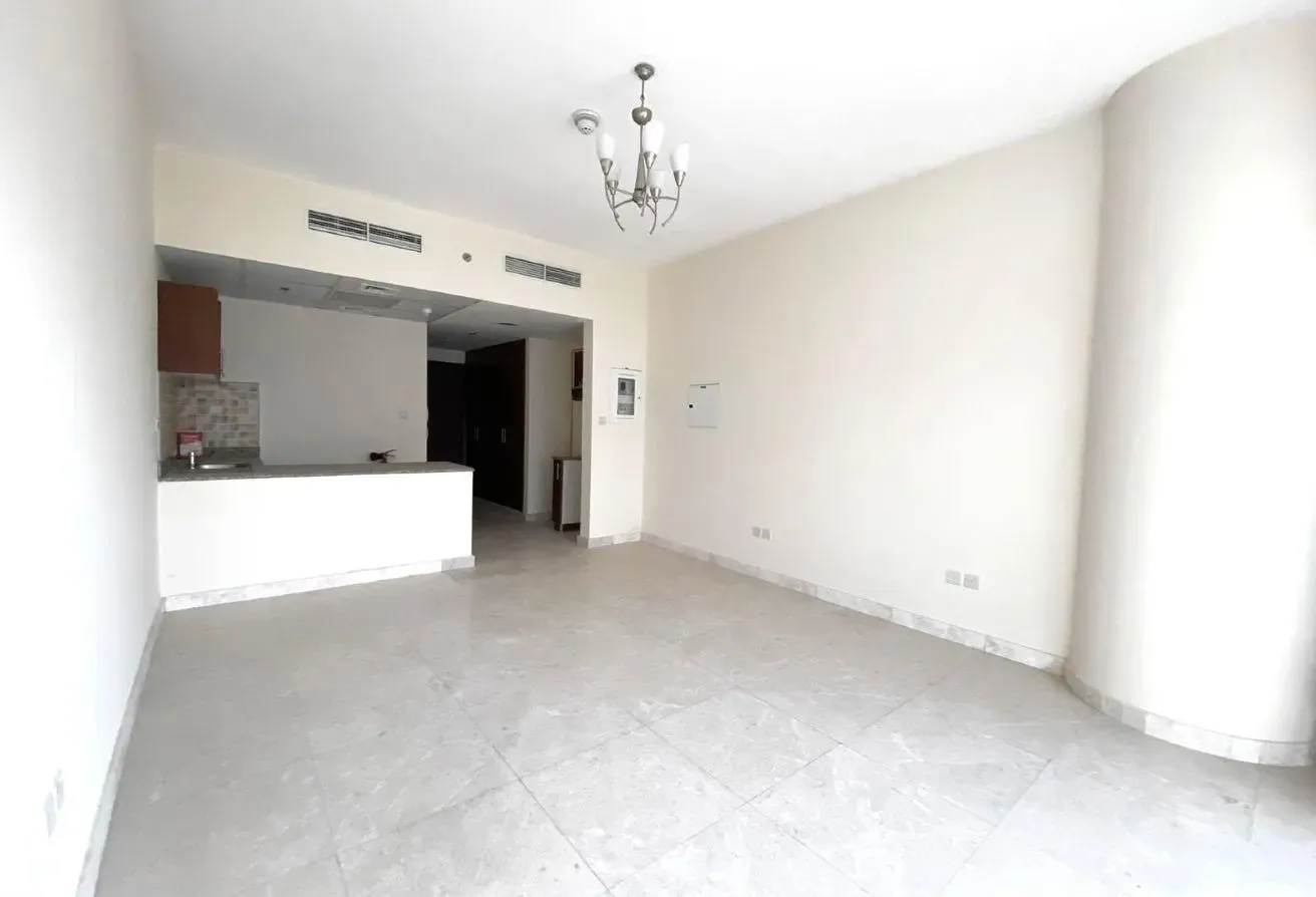 Burj Khalifa & Canal View | Middle Floor | Vacant