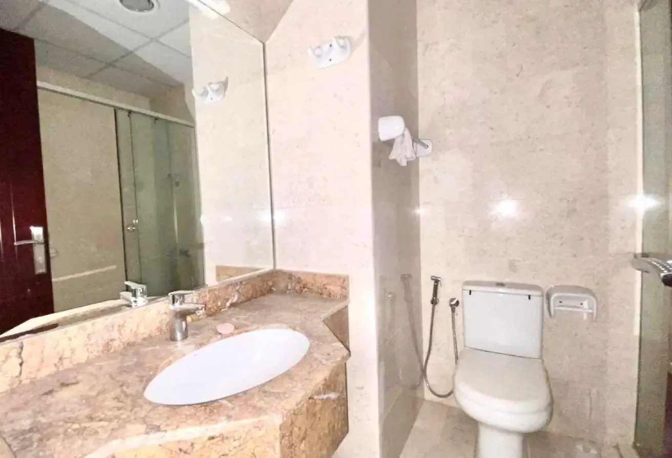 Burj Khalifa & Canal View | Middle Floor | Vacant