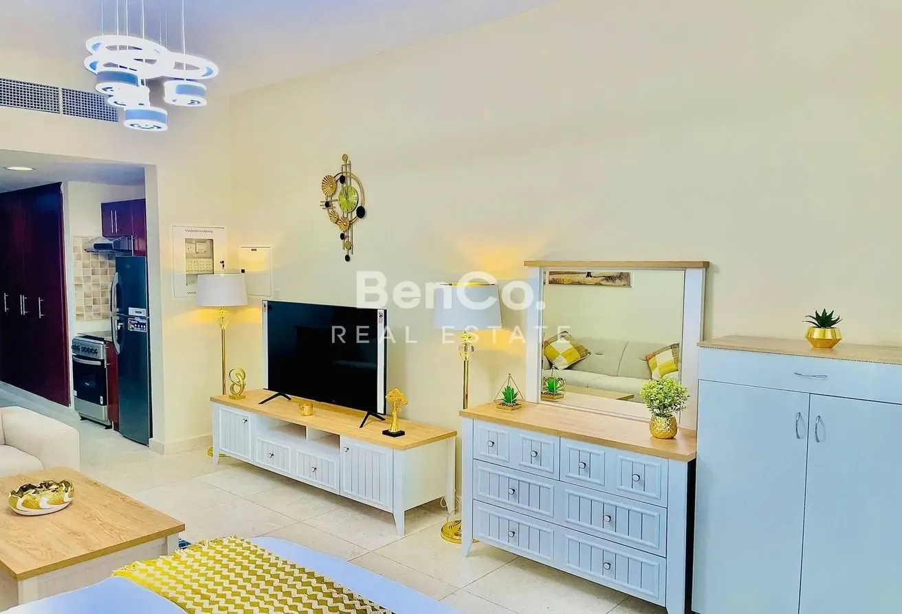 Fully Furnished | 12 Cheques Option | Vacant