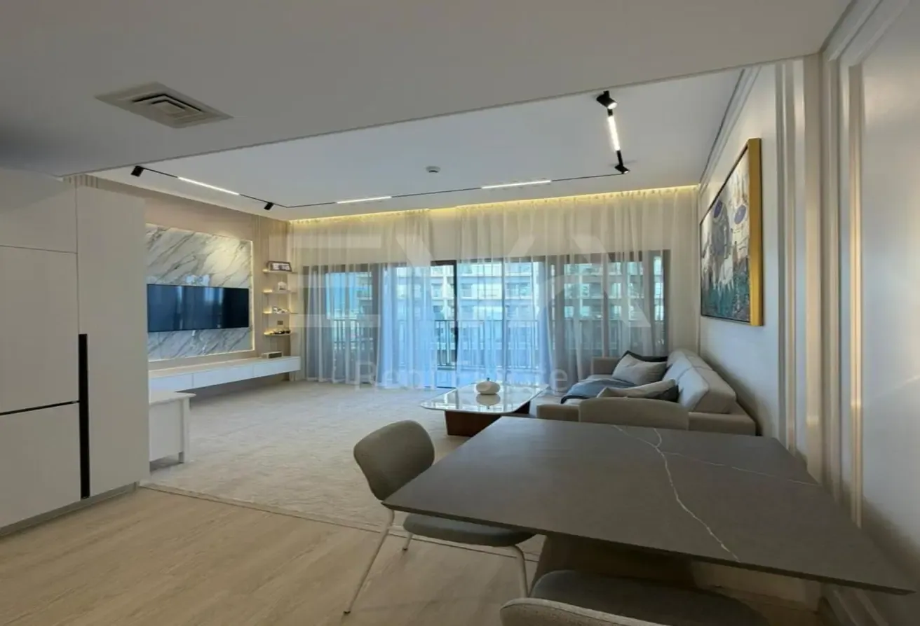 FULLY FURNISHED | COMMUNITY VIEW | VACANT