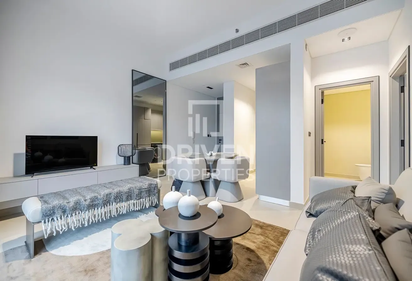 Fully Furnished | Corner Spacious Unit | Available