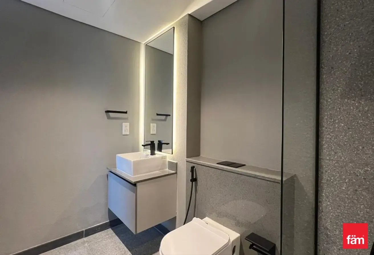 Vacant on 17th Feb Brand New Furniture High Floor