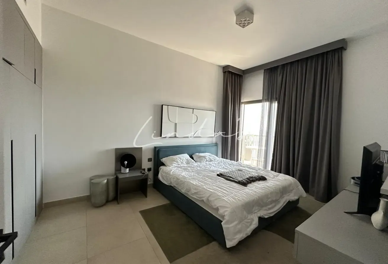 Furnished | last Floor | community open view