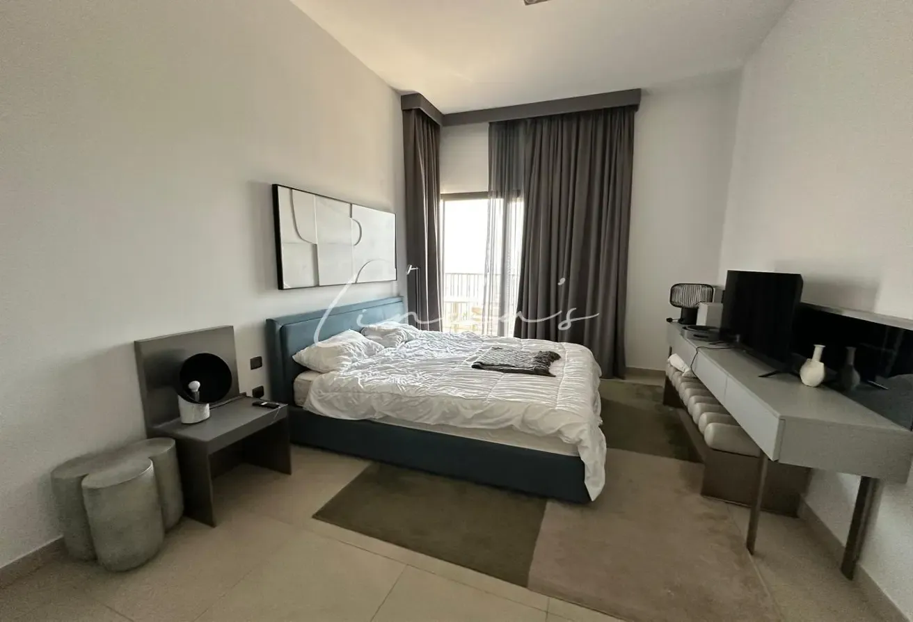 Furnished | last Floor | community open view
