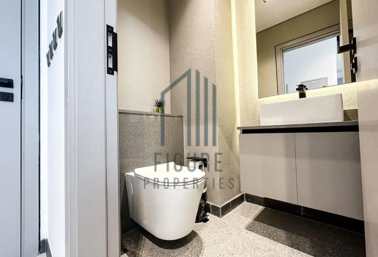 Fully Furnished | Vacant | Modern