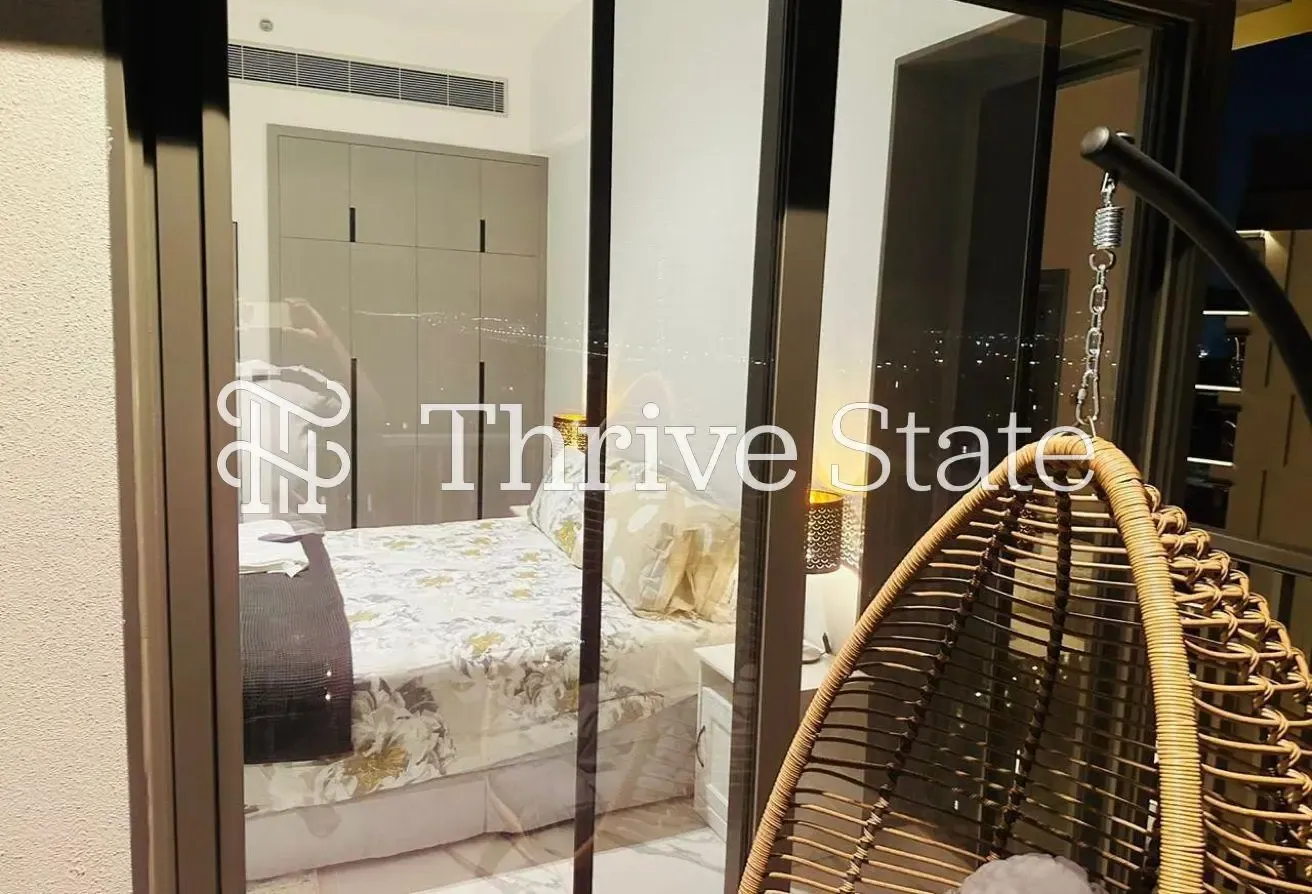 No Construction View| High Floor| Custom Furnished