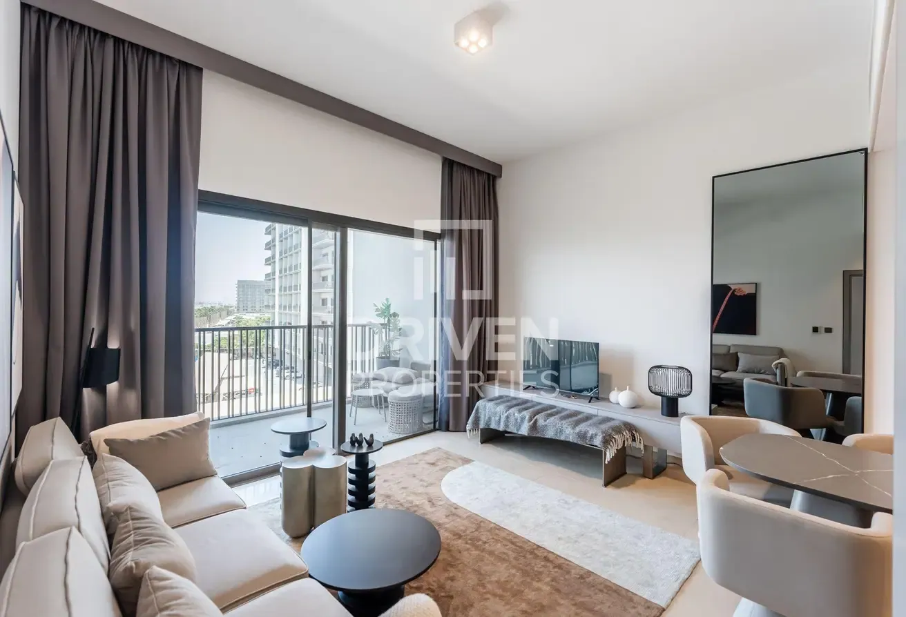 Ready to Move in | Exclusive Unit | Prime Location