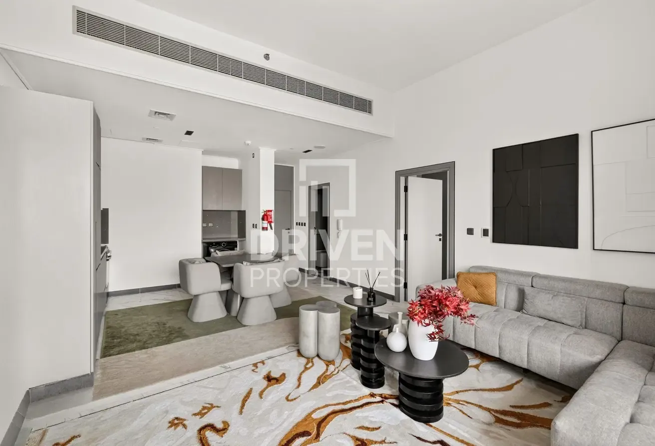 Fully Furnished | Vacant | Spacious | Walk In