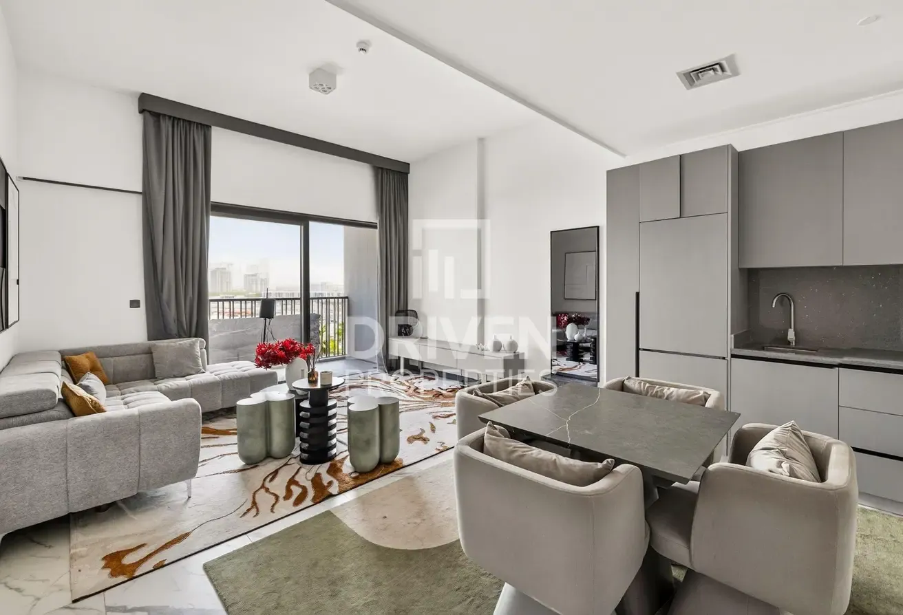 Fully Furnished | Vacant | Spacious | Walk In