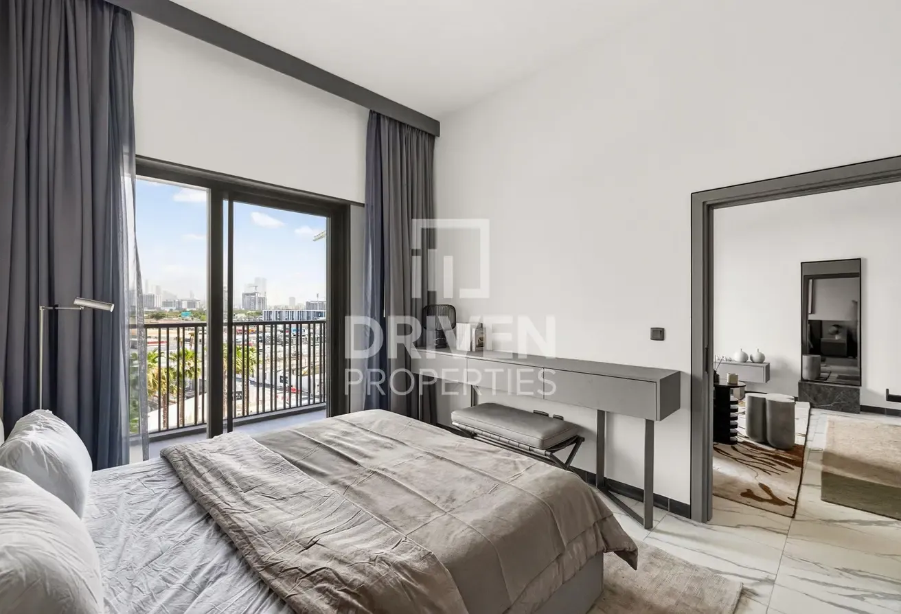 Fully Furnished | Vacant | Spacious | Walk In