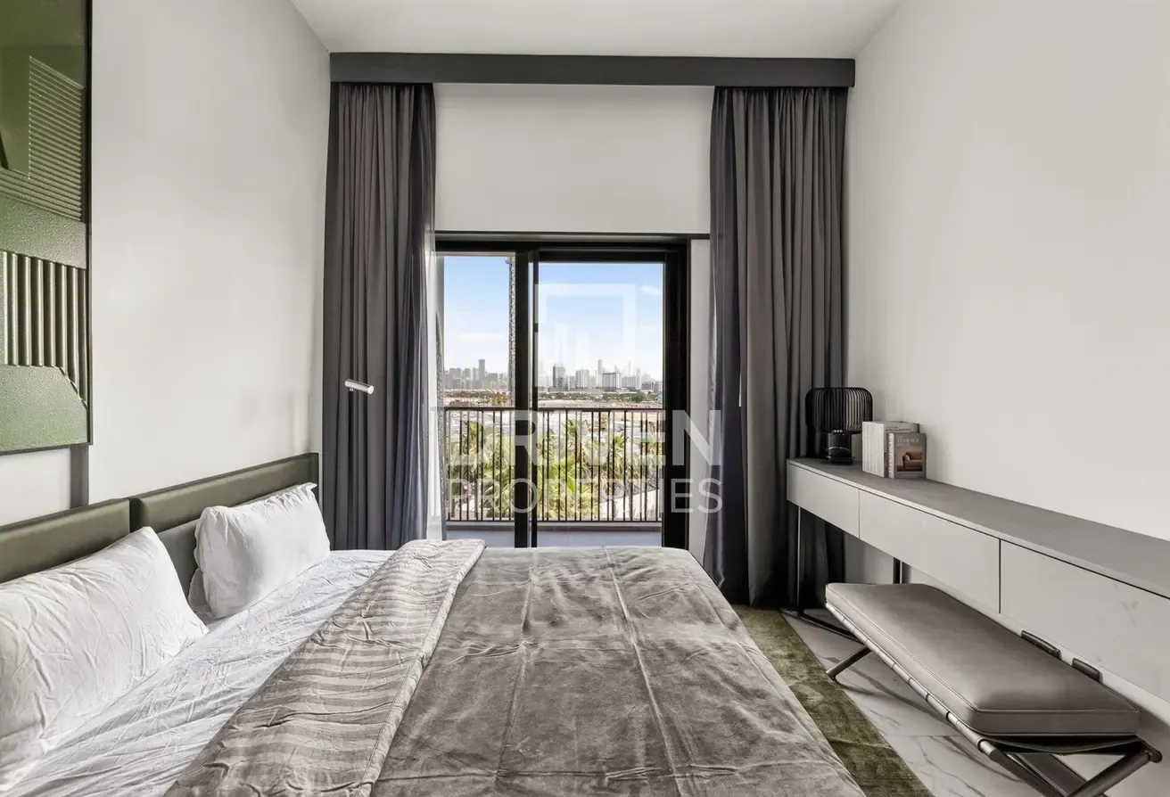 Fully Furnished | Vacant | Spacious | Walk In