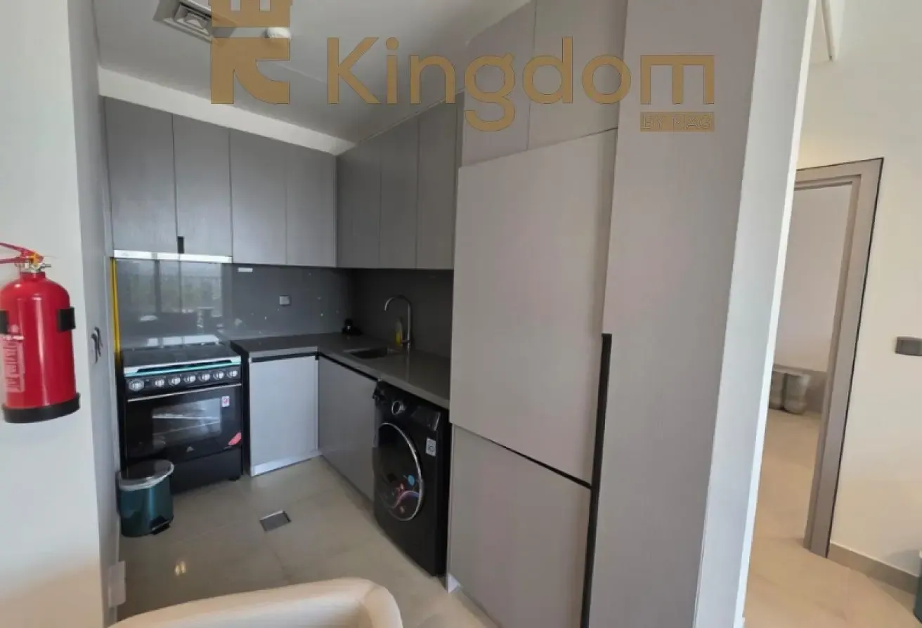MODERN FURNISHED | FAMILY COMMUNITY | VACANT NOW