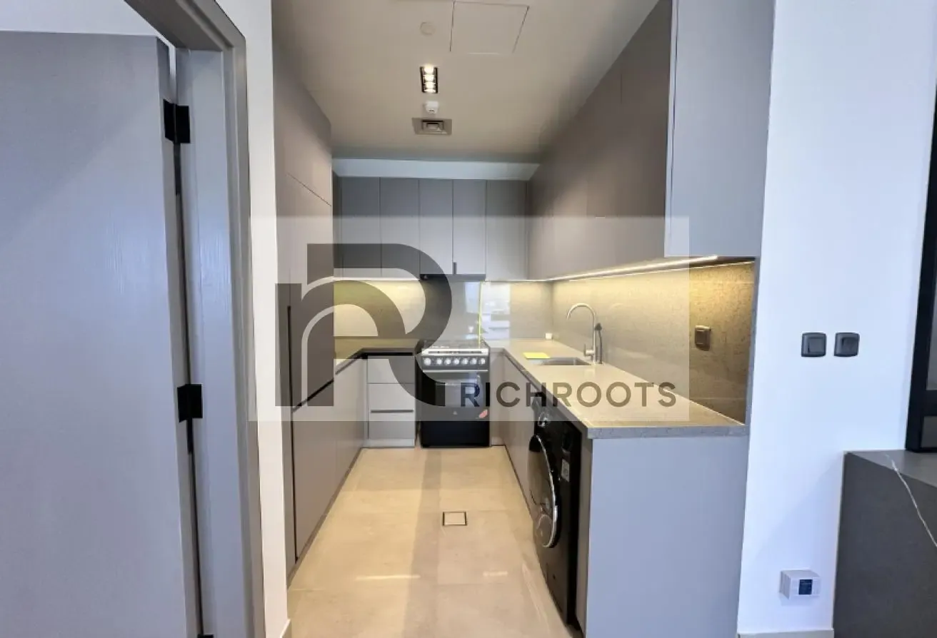 BIG LAYOUT | READY | FURNISHED | BURJ KHALIFA VIEW