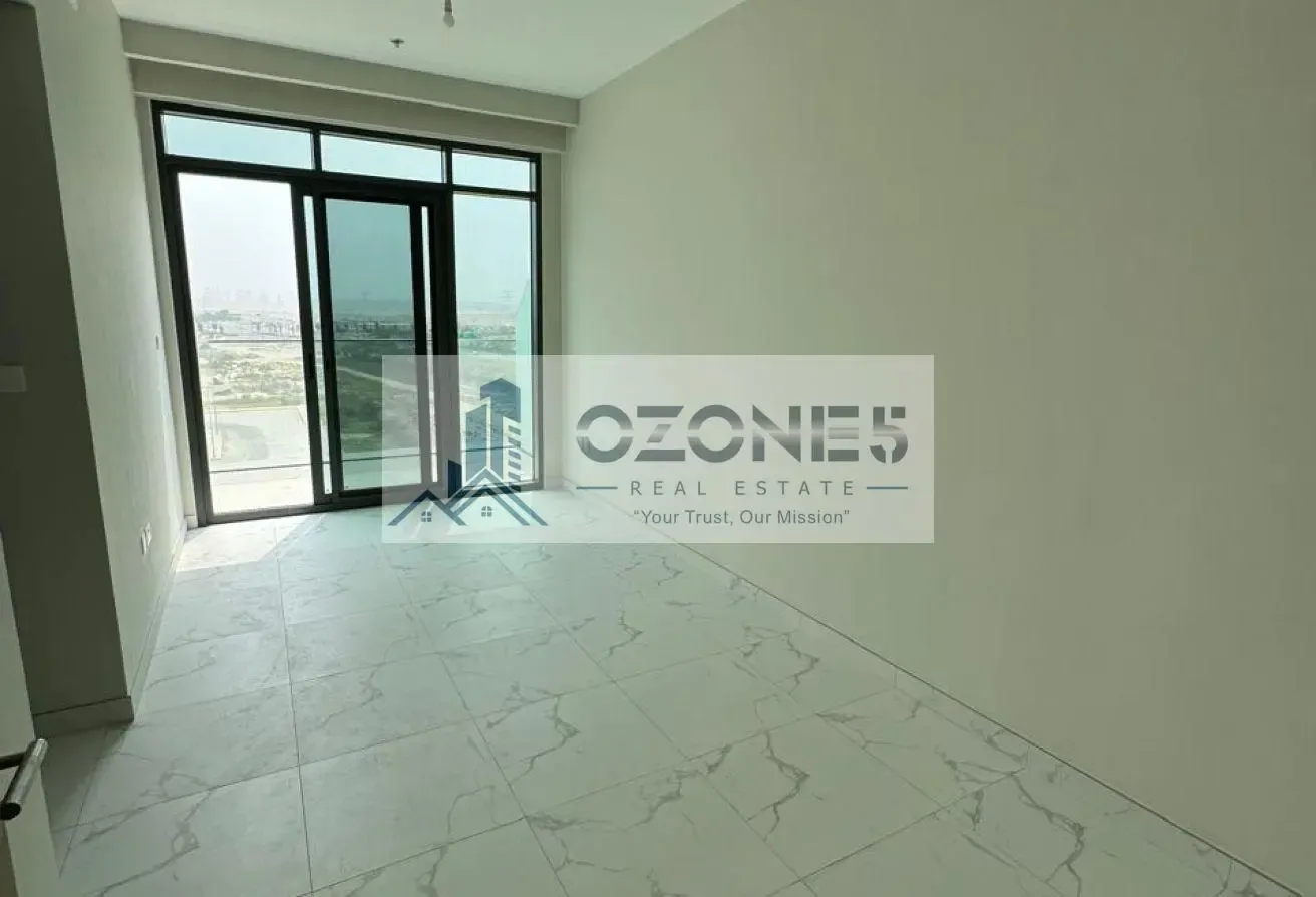 Closed Kitchen, 2 Washroom, Ready 2 Move