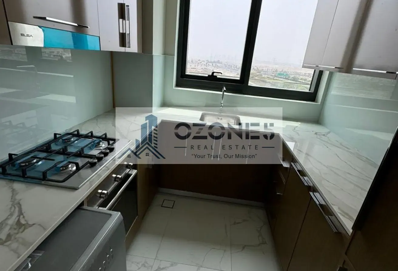 Closed Kitchen, Two Bathrooms, Ready 2 Move