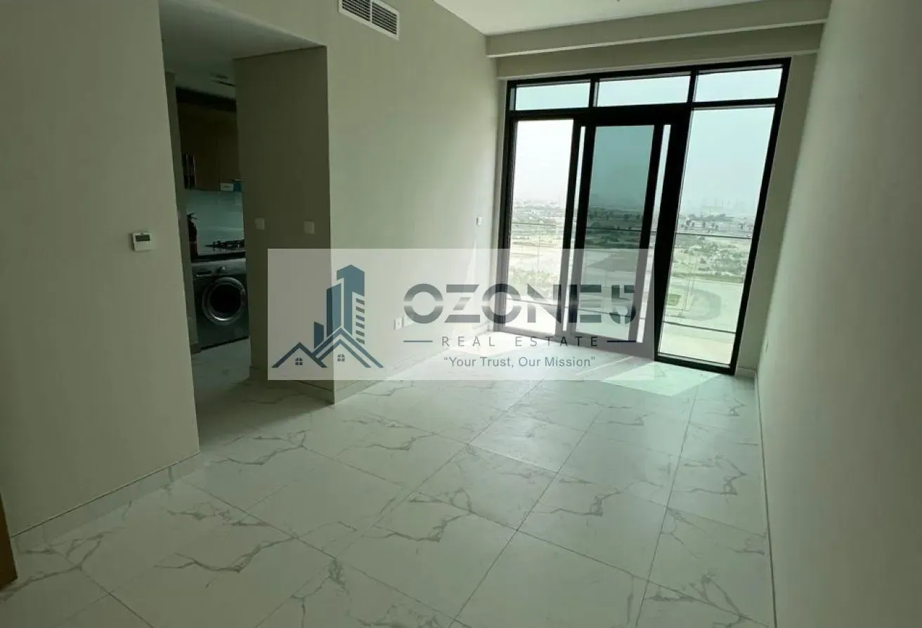Closed Kitchen, Two Bathrooms, Ready 2 Move