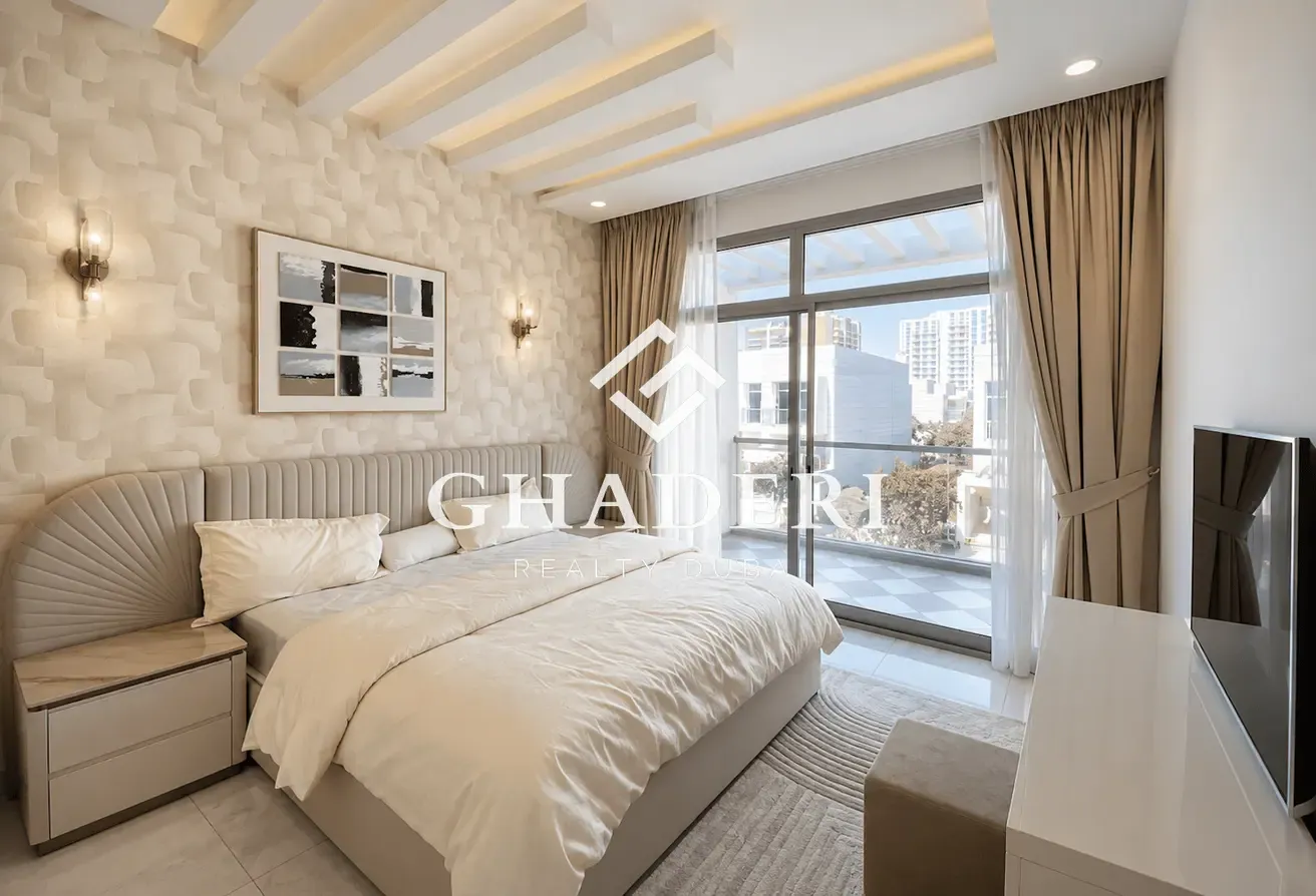 Fully Furnished | Bright Unit | Vacant