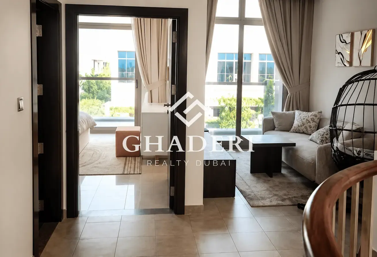 Fully Furnished | Bright Unit | Vacant