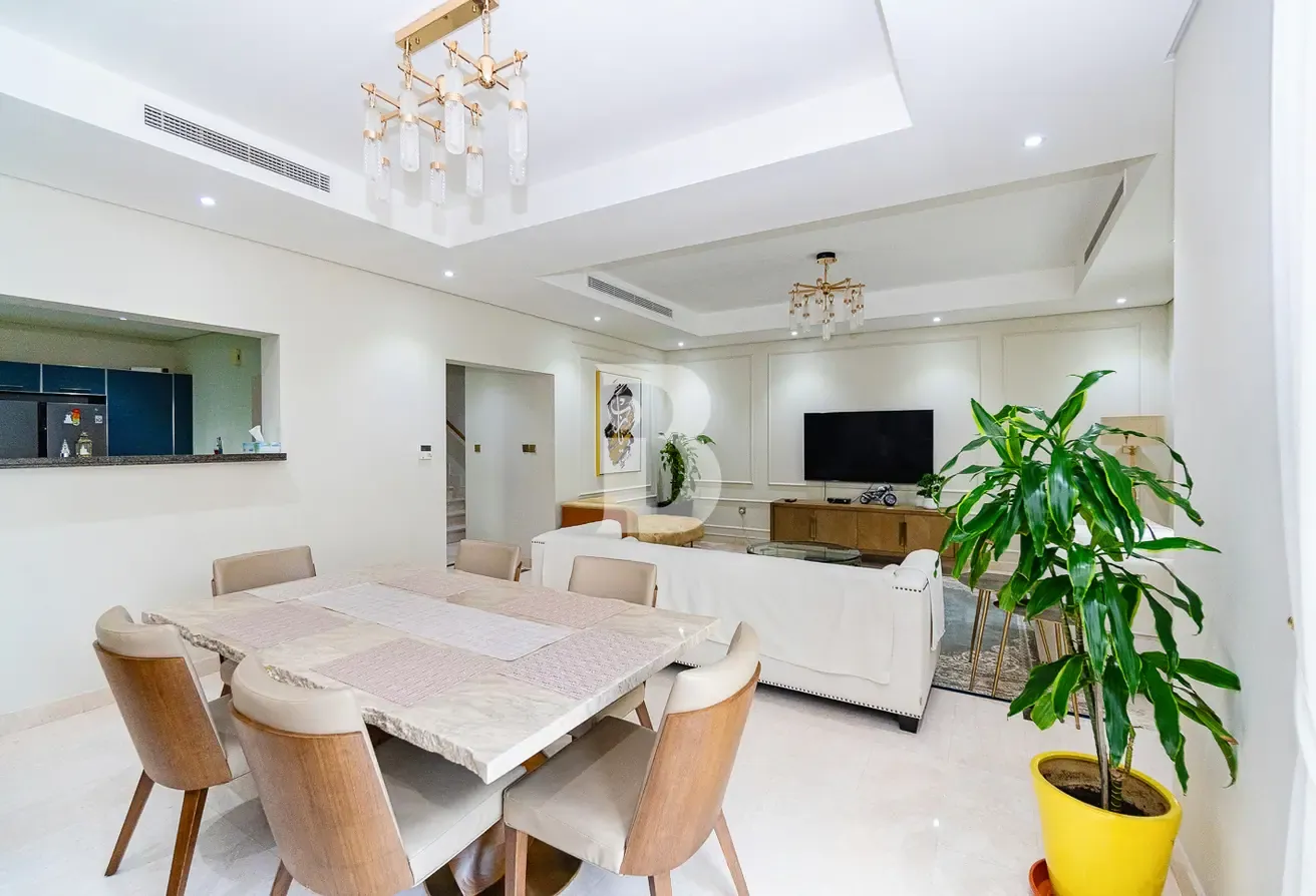 Single Row | Corner | Upgraded and furnished