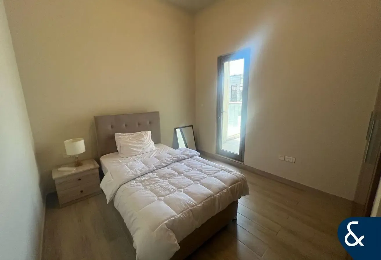 Landscaped | Furnished | Vacant | 4 beds