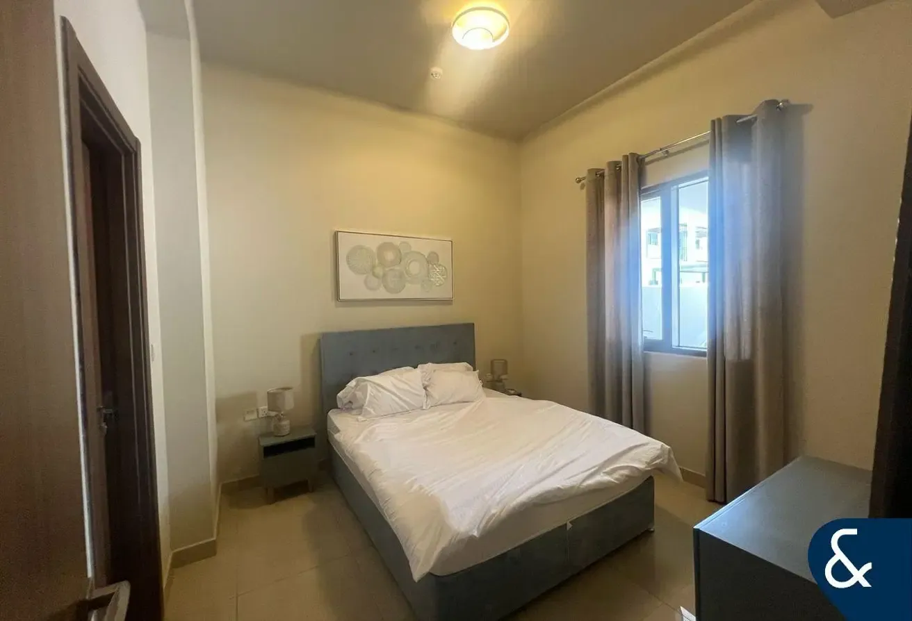 Landscaped | Furnished | Vacant | 4 beds