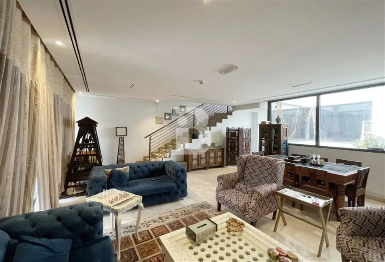 SPACIOUS | SINGLE ROW | 4BR | VACANT | FURNISHED