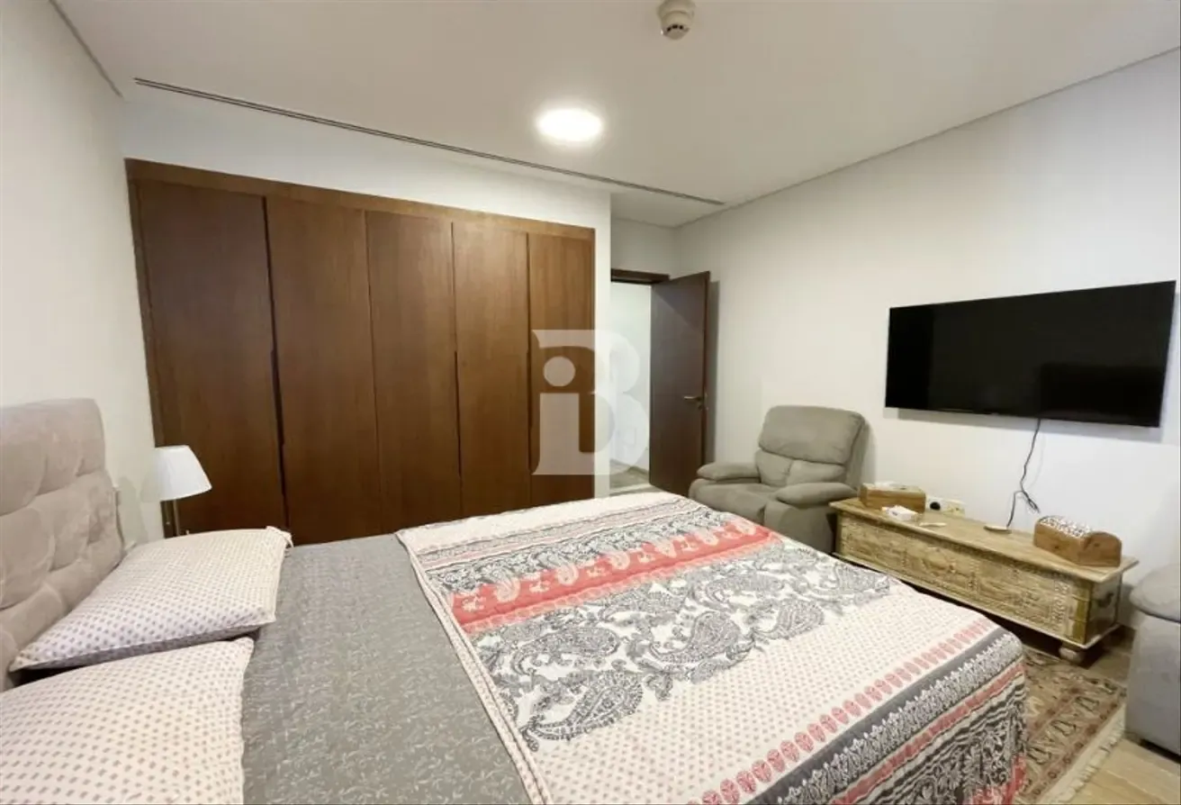SPACIOUS | SINGLE ROW | 4BR | VACANT | FURNISHED