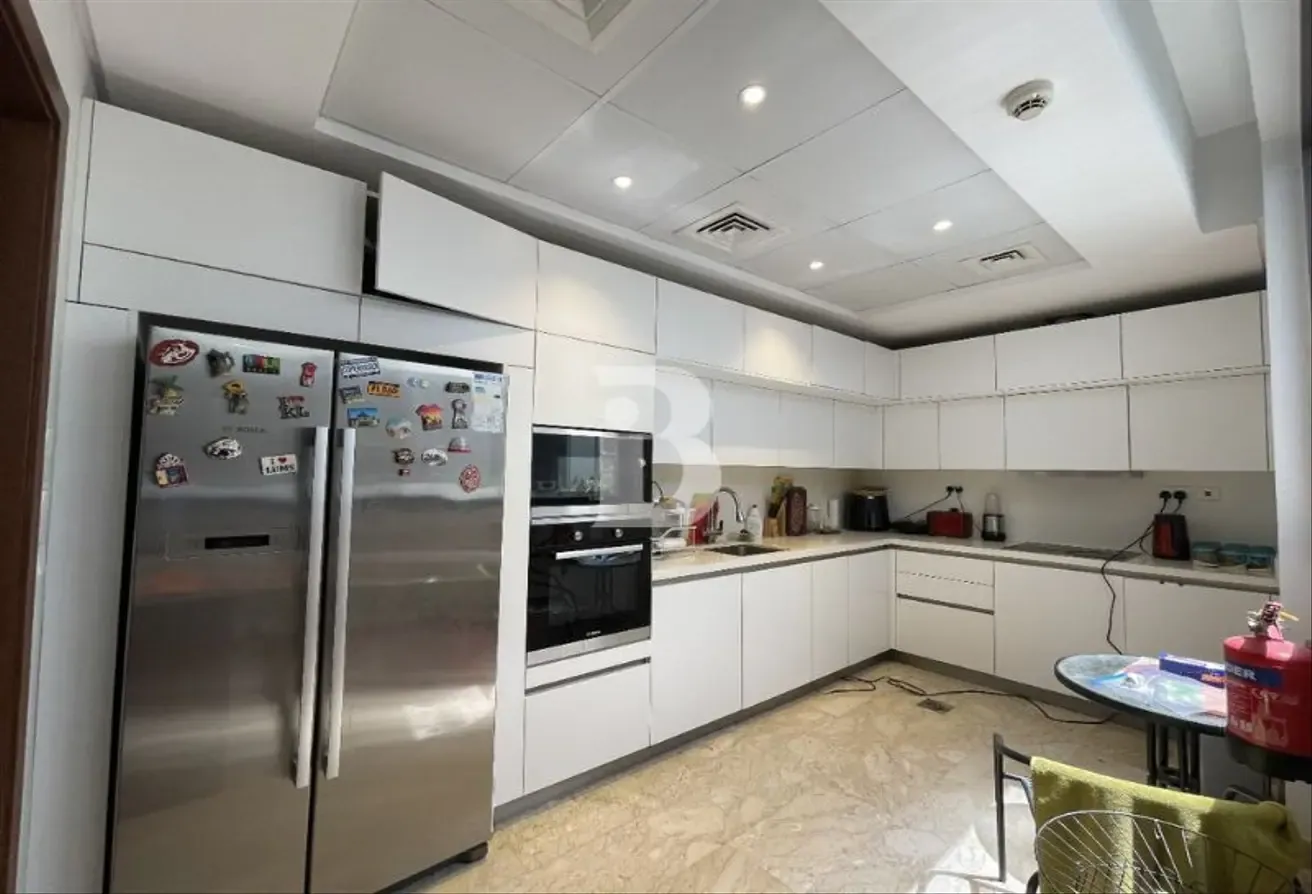 SPACIOUS | SINGLE ROW | 4BR | VACANT | FURNISHED
