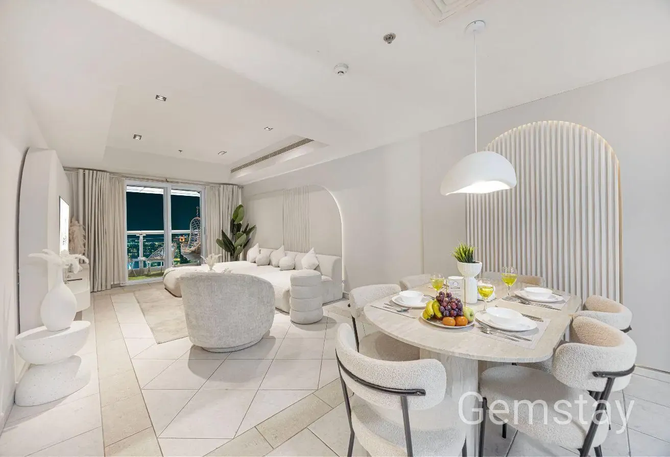 Breathtaking Luxury Apartment | 2BR on 61st Floor
