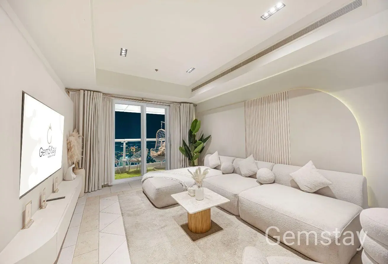 Breathtaking Luxury Apartment | 2BR on 61st Floor