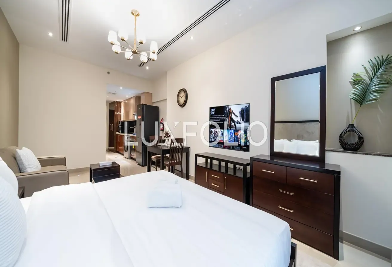 COMFY ELITE DOWNTOWN STUDIO AVAILABLE NOW