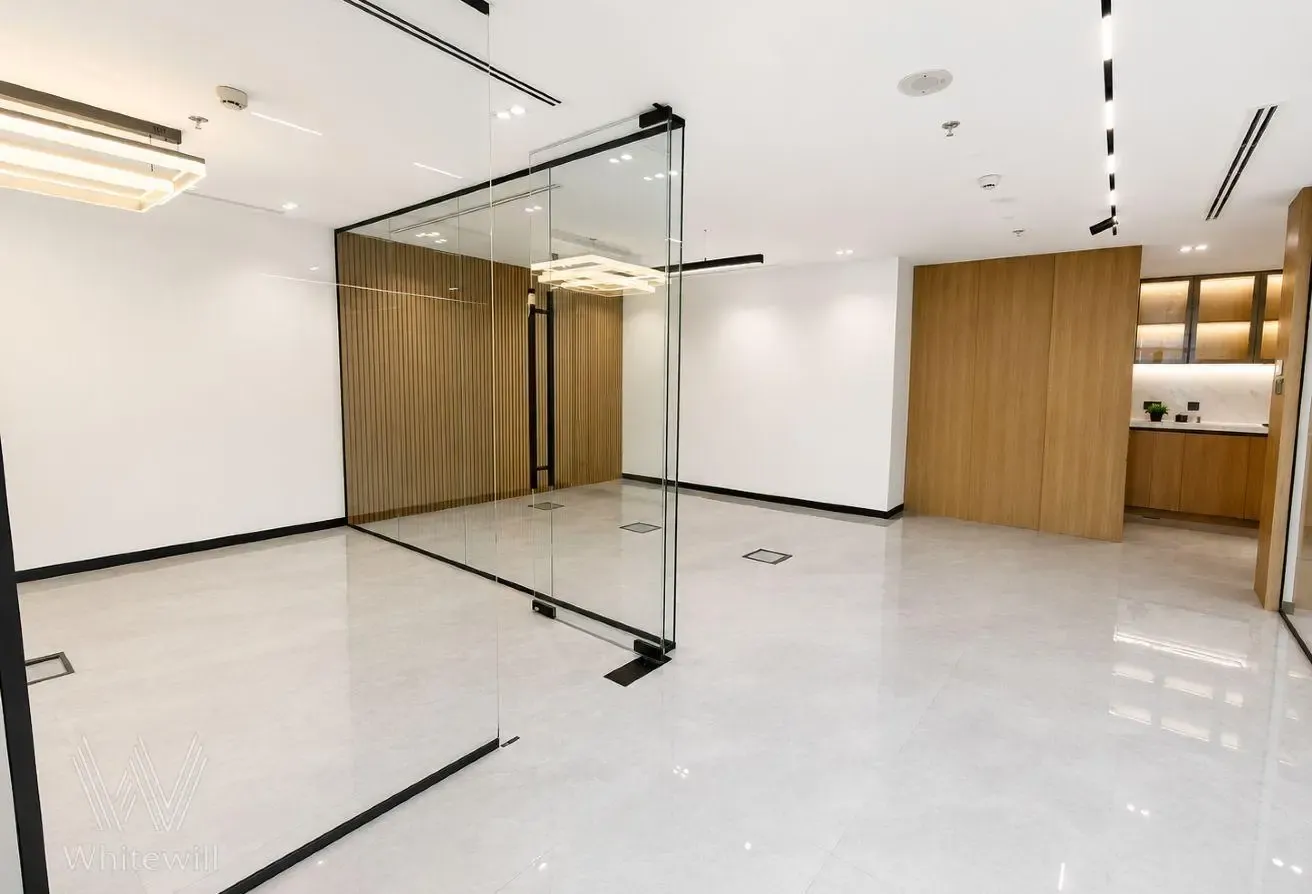 Fully Fitted|Luxury Interior| Bang on Metro Access