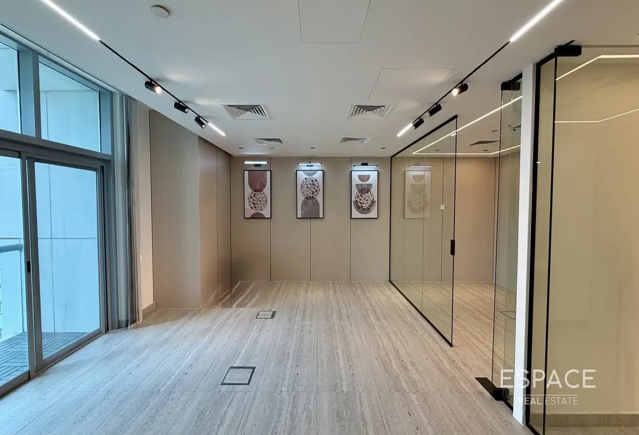Luxury Office | Vacant Now | Furnished