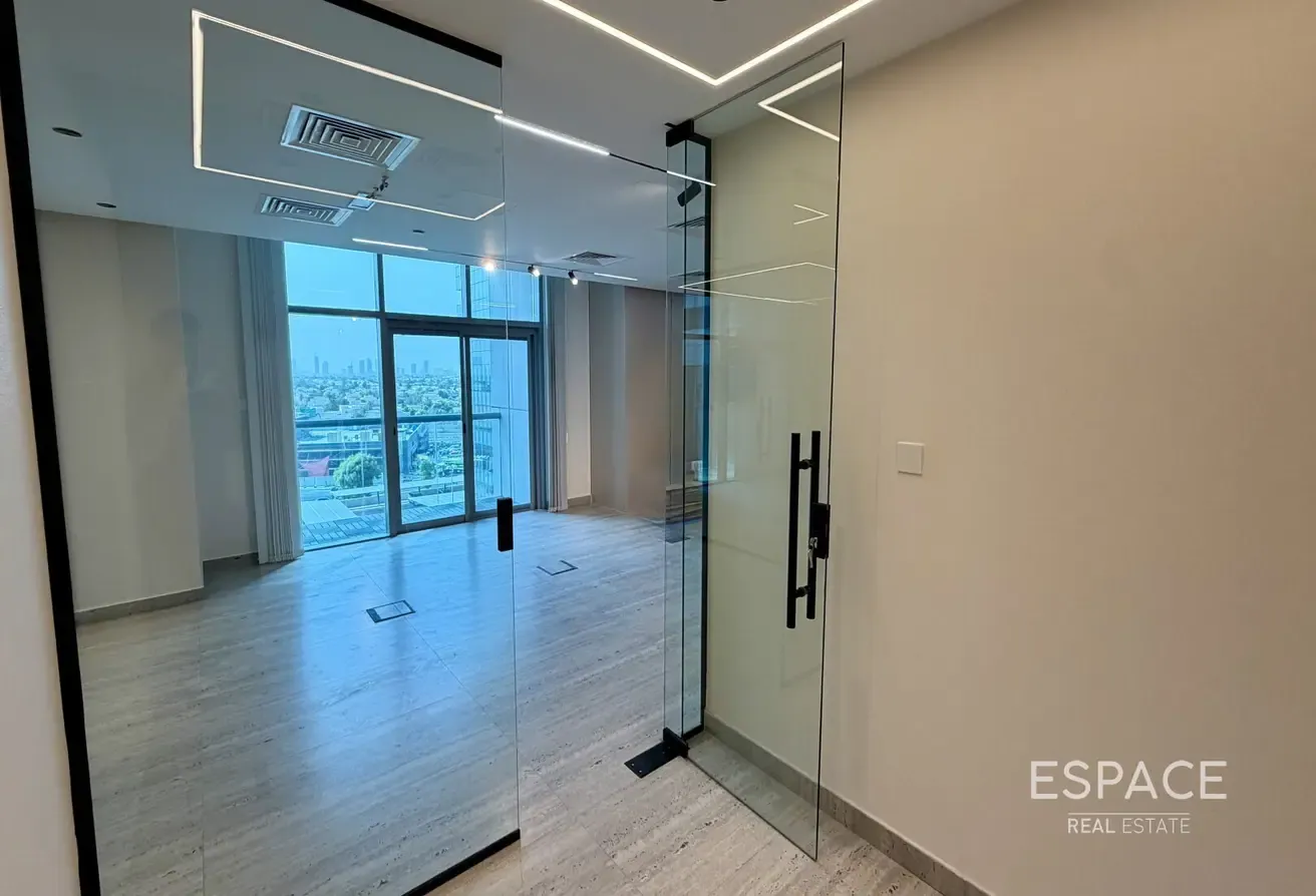 Luxury Office | Vacant Now | Furnished